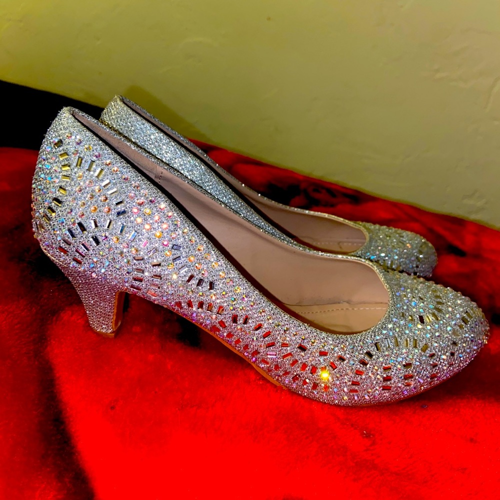 Silver Small pumps